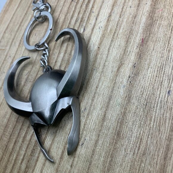 Loki's Helmet Marvel Universe The Avengers Key Ring Chain - Picture 3 of 6